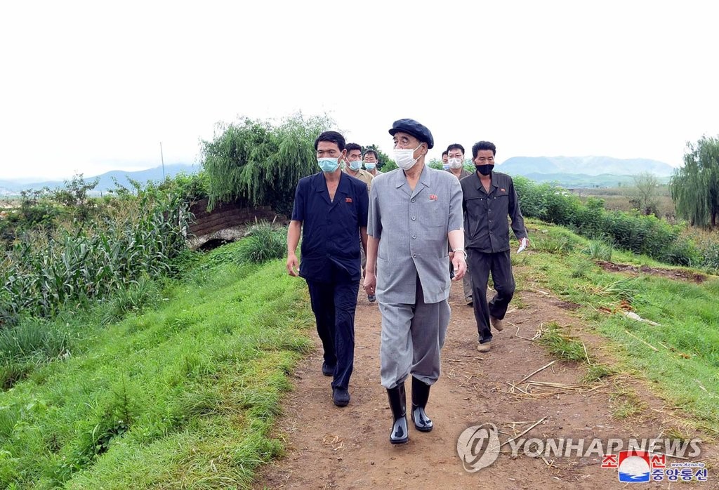 N.K. official inspects flood-hit village N.K. official inspects flood-hit village