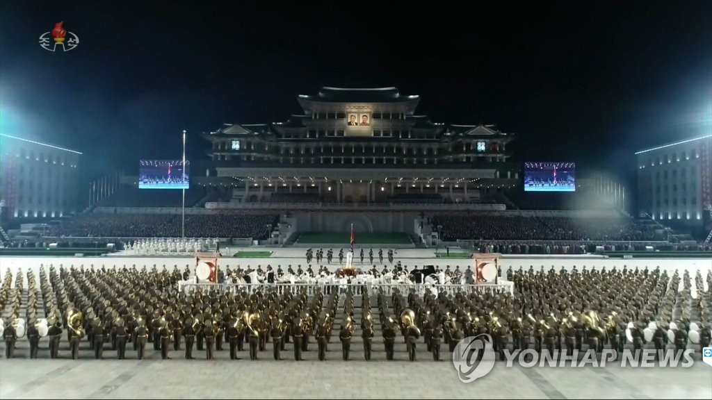 북한, 당창건 75주년 열병식…야간에 진행