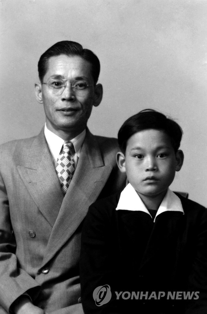 고 이병철 삼성그룹 창업주와 이건희 회장