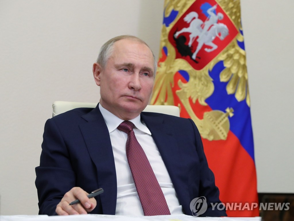 전 주민 대상 코로나19 백신 접종 지시한 푸틴 러시아 대통령