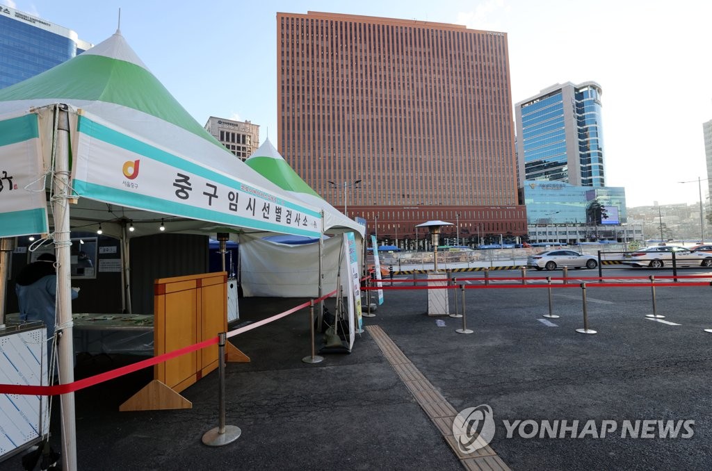 코로나19 확진자, 400명대로 소폭 증가