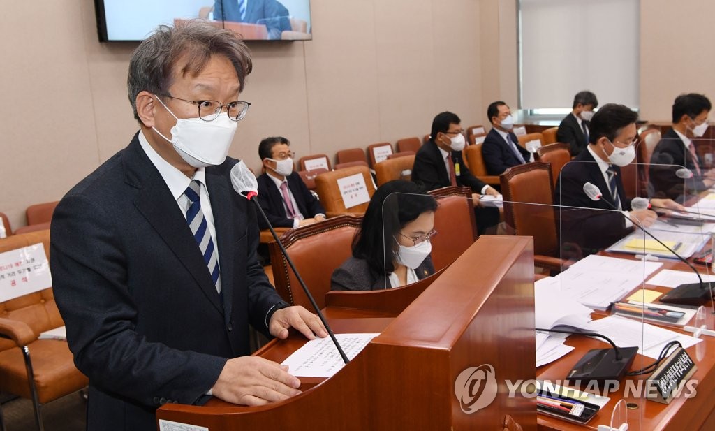 SMEs minister at parliamentary session SMEs minister at parliamentary session
