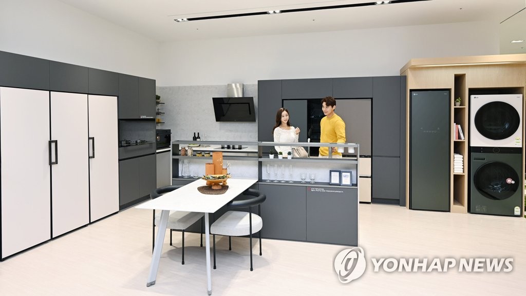 여의도 '더현대 서울'에 문 연 LG 베스트샵