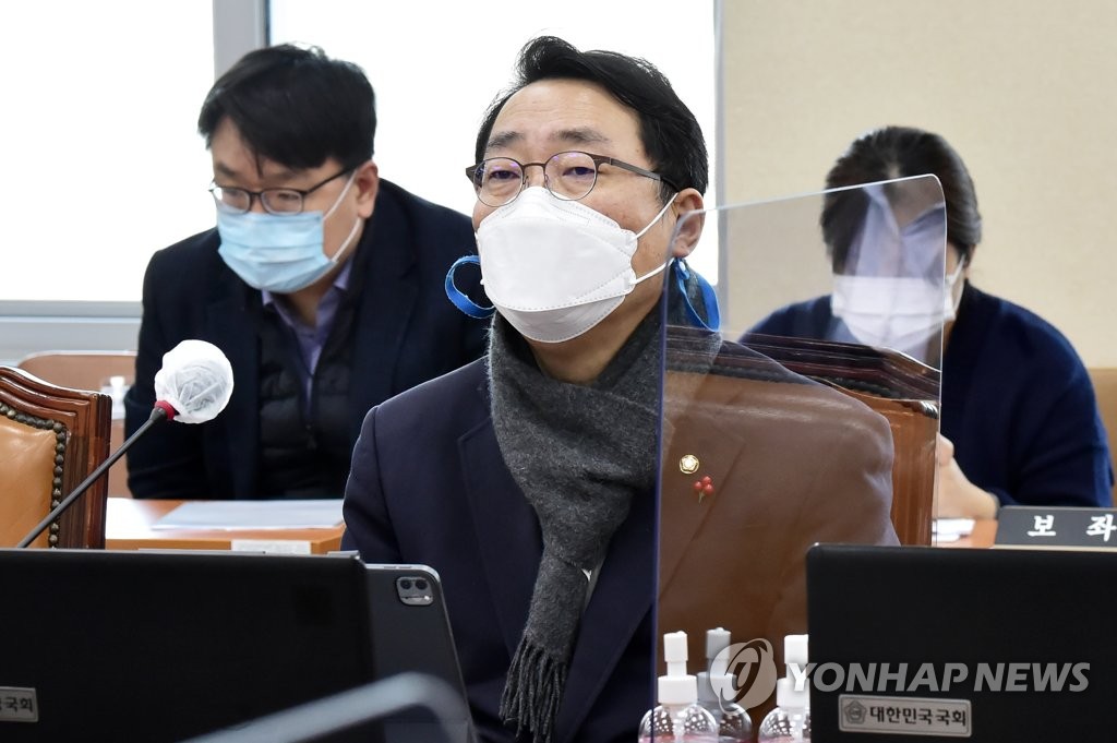 과방위 참석한 윤영찬 의원