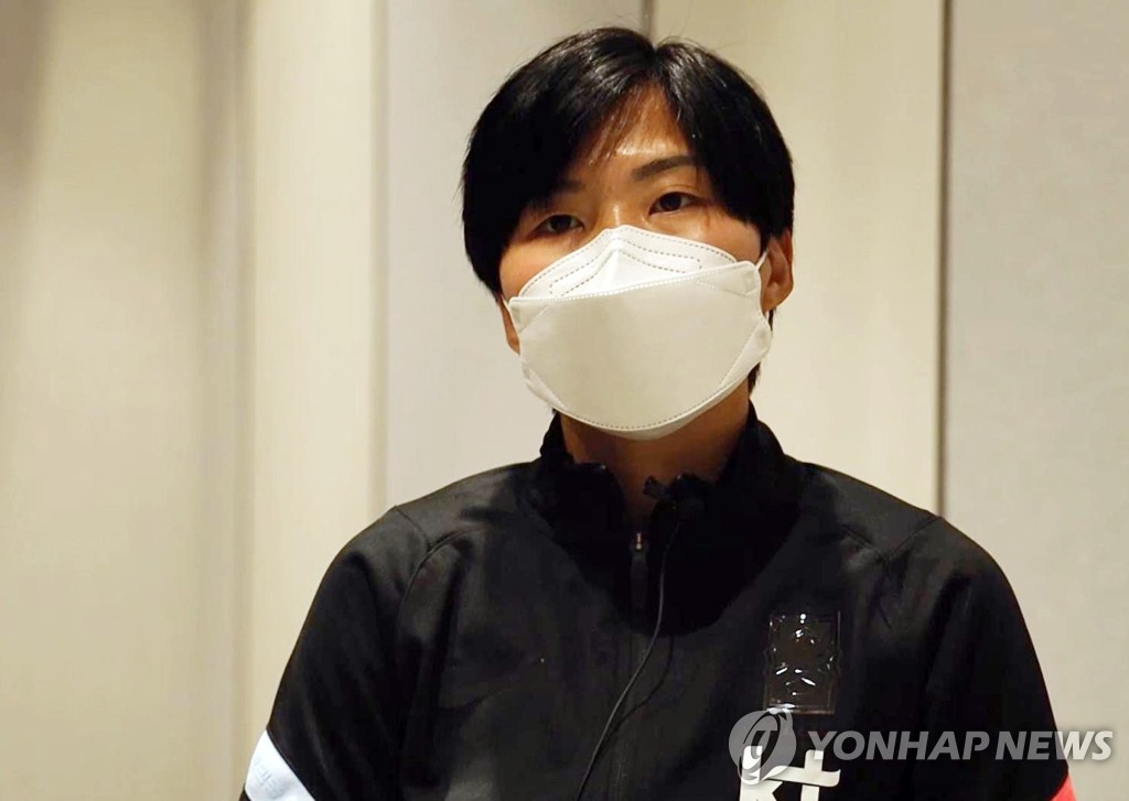 인터뷰하는 여자축구 '에이스' 지소연