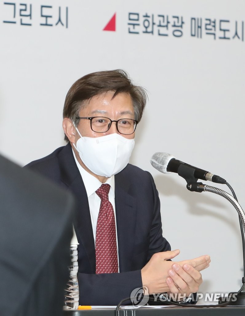 박형준 시정 한 달, 언론과의 만남