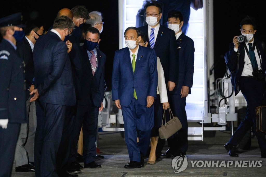 G7 정상회의 참석차 영국 도착하는 스가 일본 총리