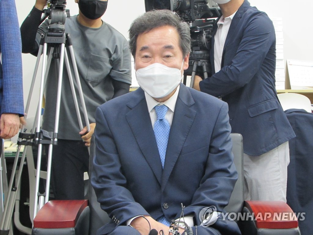 인사말 하는 이낙연 전 대표