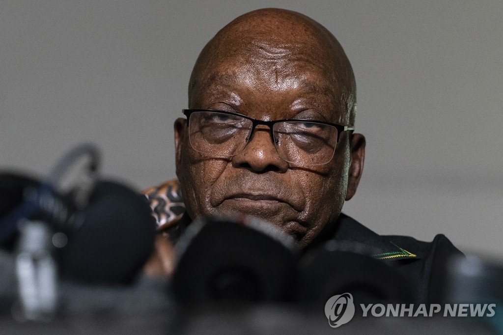 동생 장례식 참석 후 재수감된 주마 전 남아공 대통령
