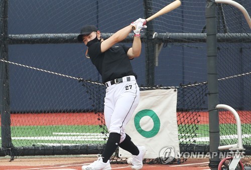 타격하는 김서진