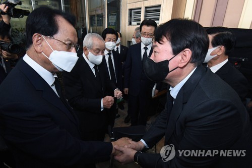 고 조용기 목사 조문하는 윤석열