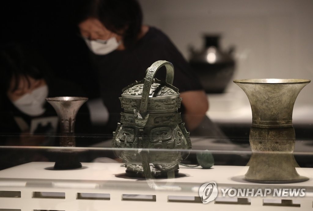 '신비한 상징 가득' 중국 고대 청동기 67점, 한국 왔다
