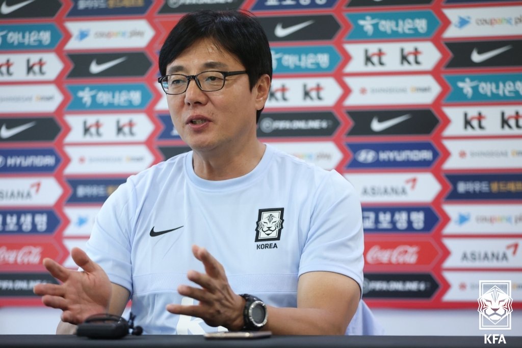 S. Korea's new U-23 football coach S. Korea's new U-23 football coach
