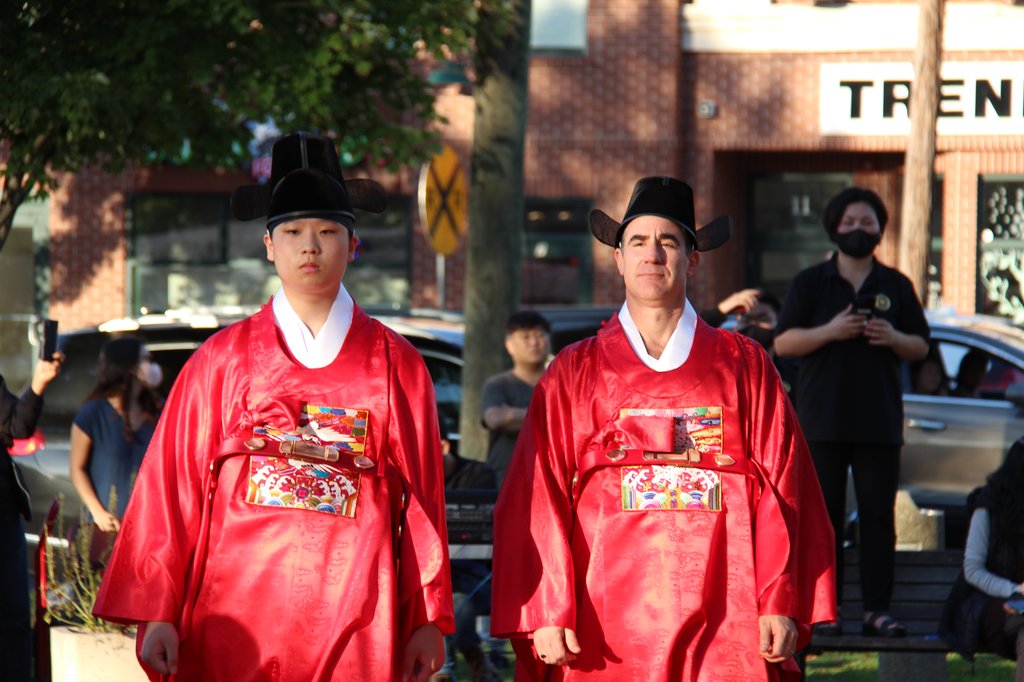 U.S. city honors Hanbok Day U.S. city honors Hanbok Day