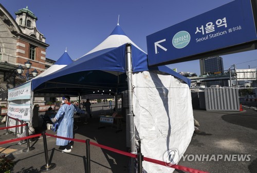 ‘조심스럽게 기지개를 켜다’