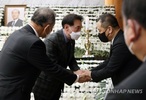 빈소 찾은 국민의힘 김석기 의원