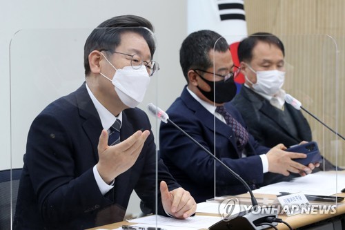 강원도 번영회장 간담회 인사말하는 이재명 대선후보