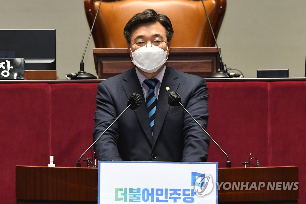 발언하는 민주당 윤호중 공동비대위원장
