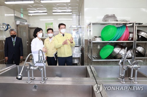 교육 현장 점검하는 장상윤 차관