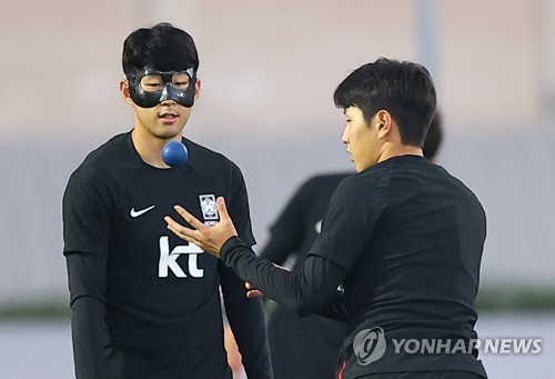 손흥민, 오늘의 훈련 파트너는 이강인