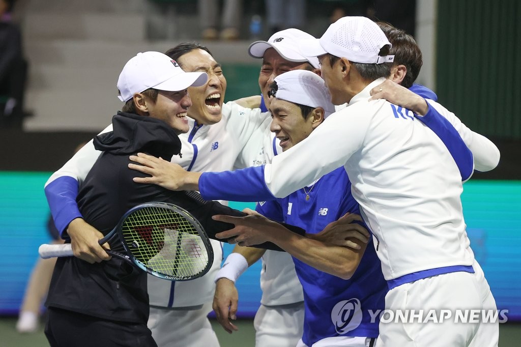 기적 같은 대역전극 완성한 한국, 2년 연속 데이비스컵 16강 진출