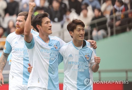 역전골 넣는 울산 이청용