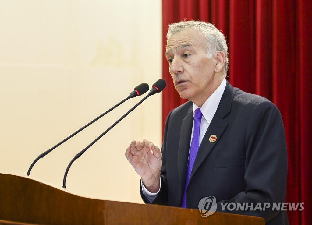 U.S. Ambassador to South Korea Philip Goldberg gives a lecture on the South Korea-U.S. alliance at Air University in Daejeon, 139 kilometers south of Seoul, on May 18, 2023, in this file photo provided by the Air Force. (PHOTO NOT FOR SALE) (Yonhap)