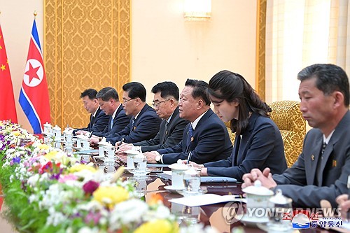 中 자오러지, 북한 최룡해와 회담