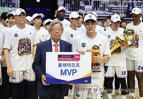 KCC 허웅, 플레이오프 MVP 수상