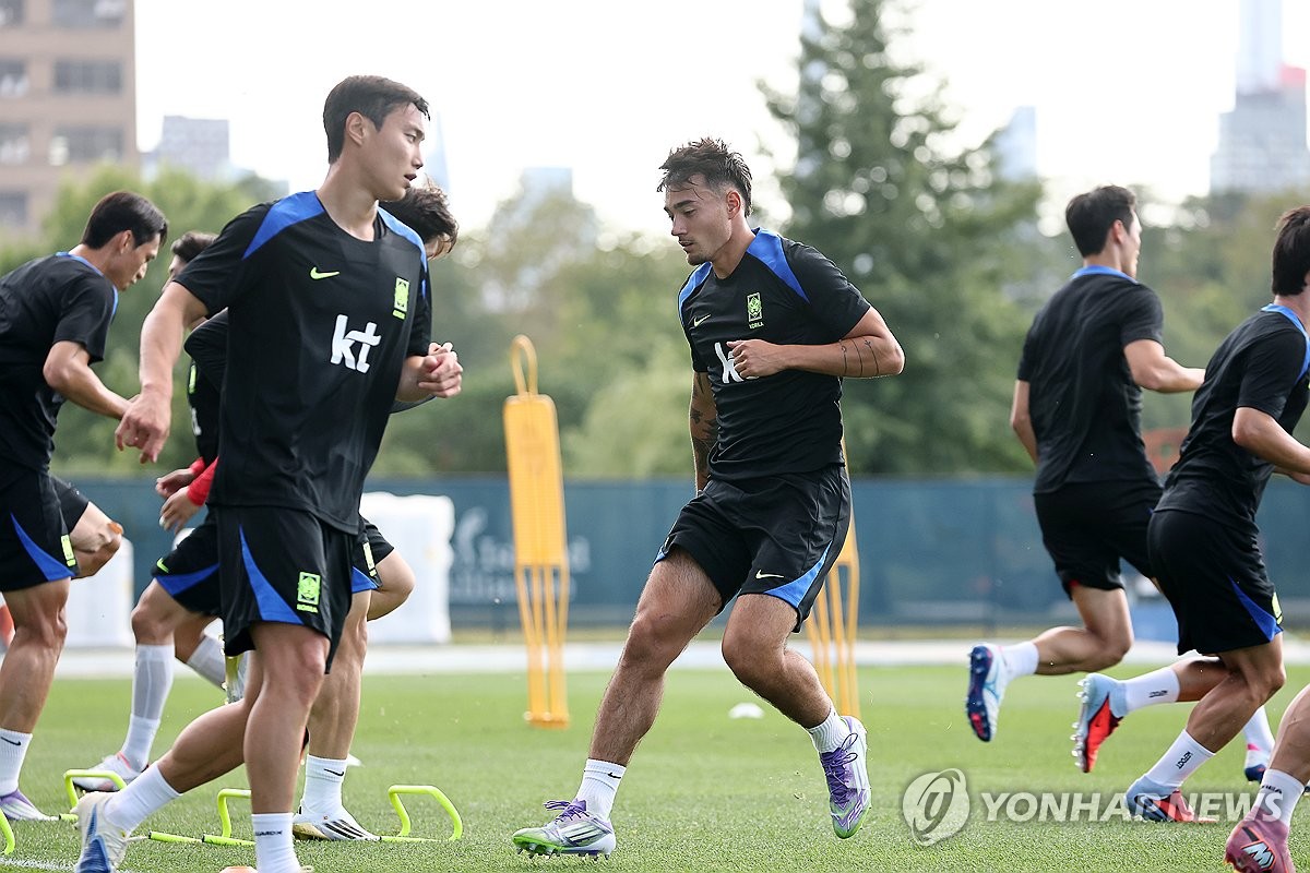 훈련하는 옌스 카스트로프