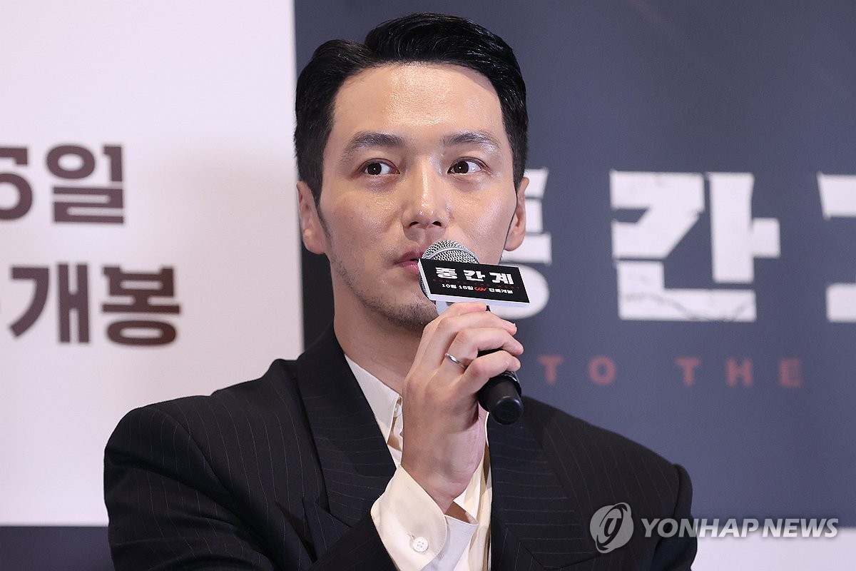 인사말하는 변요한