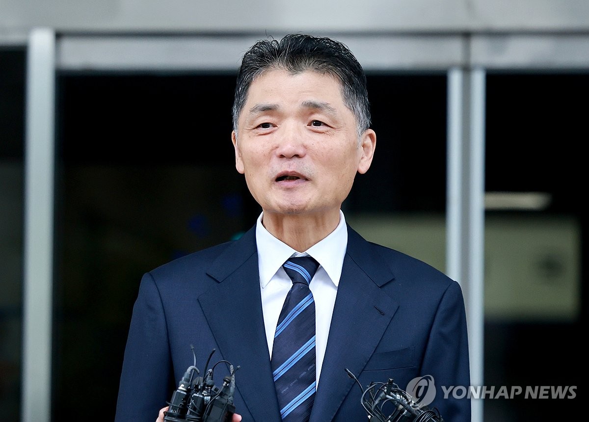 1심 선고 입장 밝히는 김범수 위원장