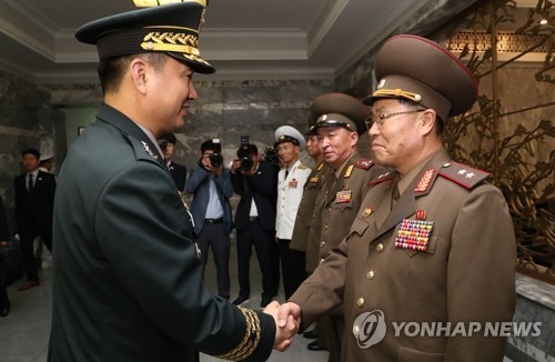 الكوريتان تعقدان محادثات عسكرية برتبة لواء غدا في بانمونجوم