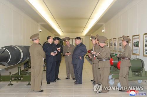 (جديد) كوريا الشمالية تكشف النقاب عن الرأس الحربي النووي التكتيكي "هواسان-13" - 2
