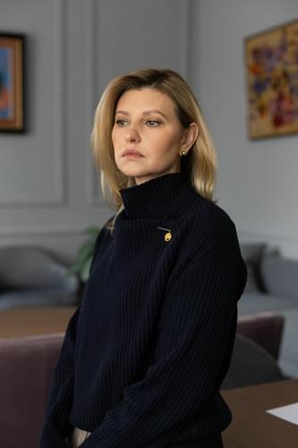 (لقاء يونهاب) سيدة أوكرانيا الأولى زيلينسكا تدعو يون لزيارة بلادها وتحذر من الإكتئاب النفسي من الحرب - 2