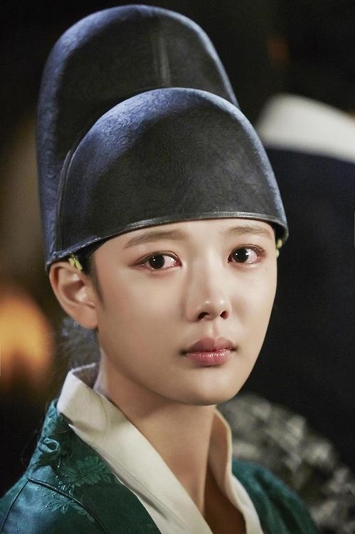 Kim Yoo-jung in the drama "Love in the Moonlight" (Yonhap)