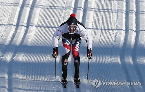 South Korea's Kim Magnus practices at Alpensia Cross-Country Skiing Centre in PyeongChang, Gangwon Province, on Feb. 2, 2017, one day ahead of the FIS Cross-Country World Cup. (Yonhap)