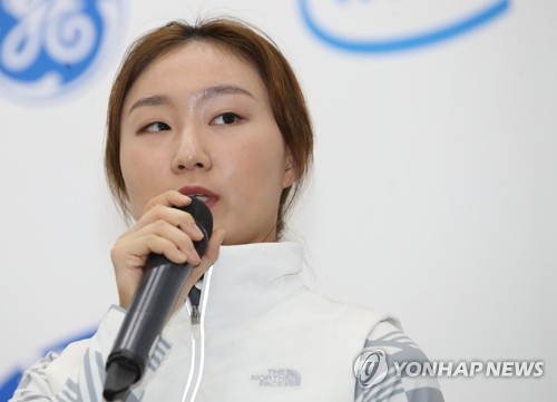 In this file photo taken on Oct. 31, 2017, South Korean short track speed skater Choi Min-jeong speaks at a press conference at the National Training Center in Seoul, marking the 100-day countdown to the 2018 PyeongChang Winter Olympics. (Yonhap)