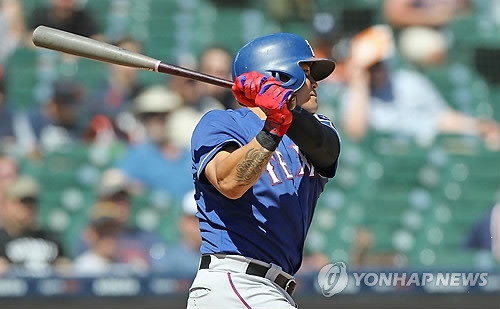 Choo Shin-soo breaks Rangers' single-season on-base record