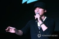  Idol-turned-K-pop guru, YG chief brought to knees over drug issues