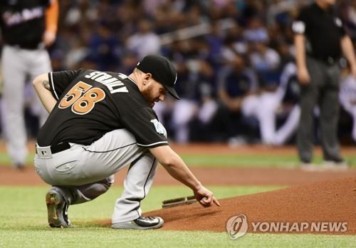 Yonhap Interview) KBO veteran leans on ex-big leaguer father for comfort,  advice