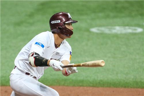 (LEAD) Kiwoom Heroes beat Samsung Lions to continue strong start to KBO season