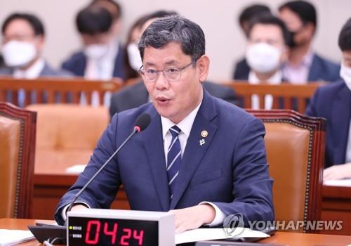 Unification Minister Kim Yeon-chul speaks during a parliamentary session on June 16, 2020. (Yonhap)