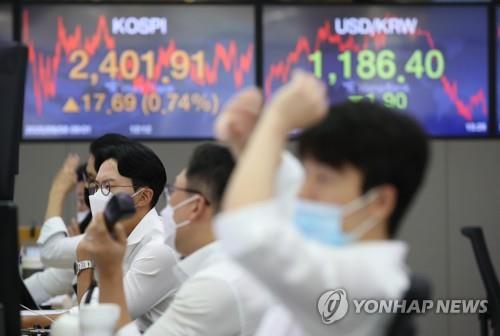 (LEAD) Seoul stocks surpass 2,400-level on European monetary easing hopes