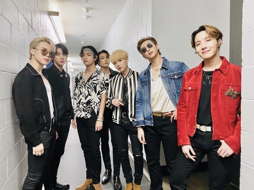 This photo, provided by Big Hit Entertainment on Jan. 27, 2020, following BTS' first onstage performance during the Grammys in Los Angeles, shows the band's seven members. (PHOTO NOT FOR SALE) (Yonhap)