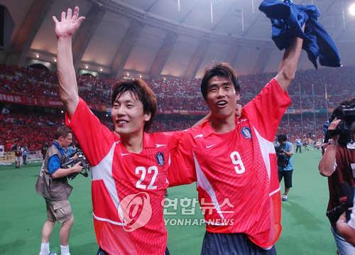 Yonhap Feature) Where are they now? 2002 World Cup heroes take high-profile  jobs in K League