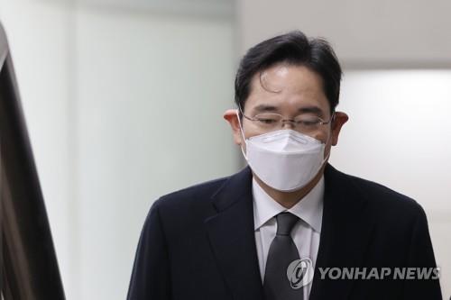 (LEAD) Biz community joins calls for pardon of Samsung heir