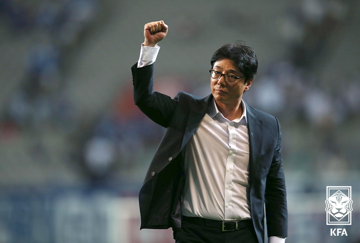 This undated file photo provided by the Korea Football Association on Sept. 15, 2021, shows Hwang Sun-hong, newly named head coach of the men's under-23 national football team. (PHOTO NOT FOR SALE) (Yonhap)
