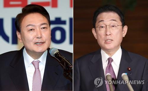 This composite file photo shows South Korean President-elect Yoon Suk-yeol (L) and Japanese Prime Minister Fumio Kishida. (Yonhap)