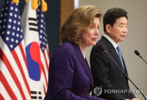 U.S. House Speaker Nancy Pelosi (L) speaks during a joint press briefing following a meeting with National Assembly Speaker Kim Jin-pyo (R) at the National Assembly on Aug. 4, 2022. (Pool photo) (Yonhap)